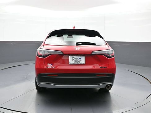 Certified 2025 Honda HR-V Sport image 7