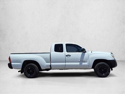 Used 2015 Toyota Tacoma 2WD Access Cab w/ Convenience Package image 4