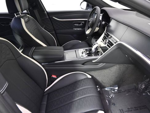 New 2025 Bentley Flying Spur Plug-In Hybrid AWD/4WD image 16