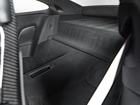 Used 2016 Porsche 911 R image 32