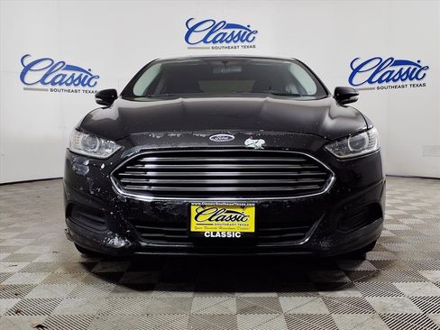 Used 2016 Ford Fusion SE image 3