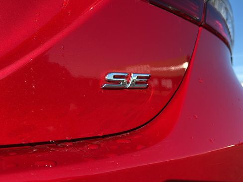 Used 2023 Toyota Camry SE image 8