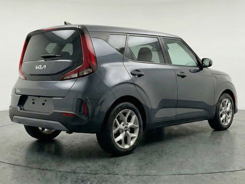 Used 2025 Kia Soul LX w/ LX Technology Package FWD image 9