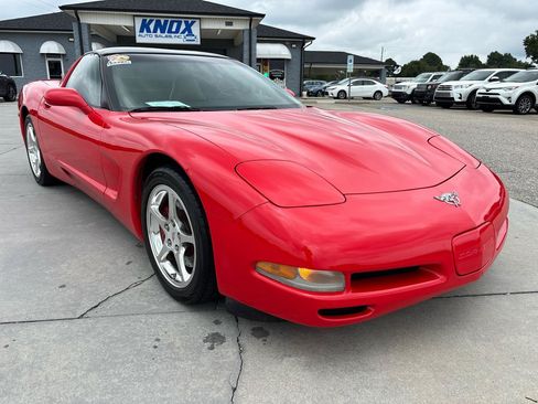 Used 2003 Chevrolet Corvette Coupe w/ Preferred Equipment Group RWD image 2