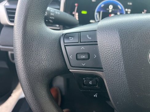 Used 2025 Toyota Camry LE image 9