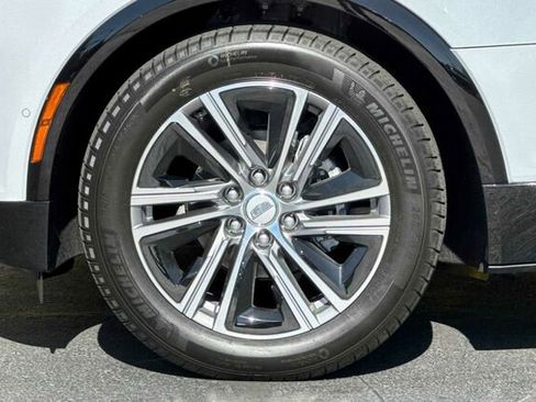 New 2026 Cadillac Lyriq Premium Luxury image 25