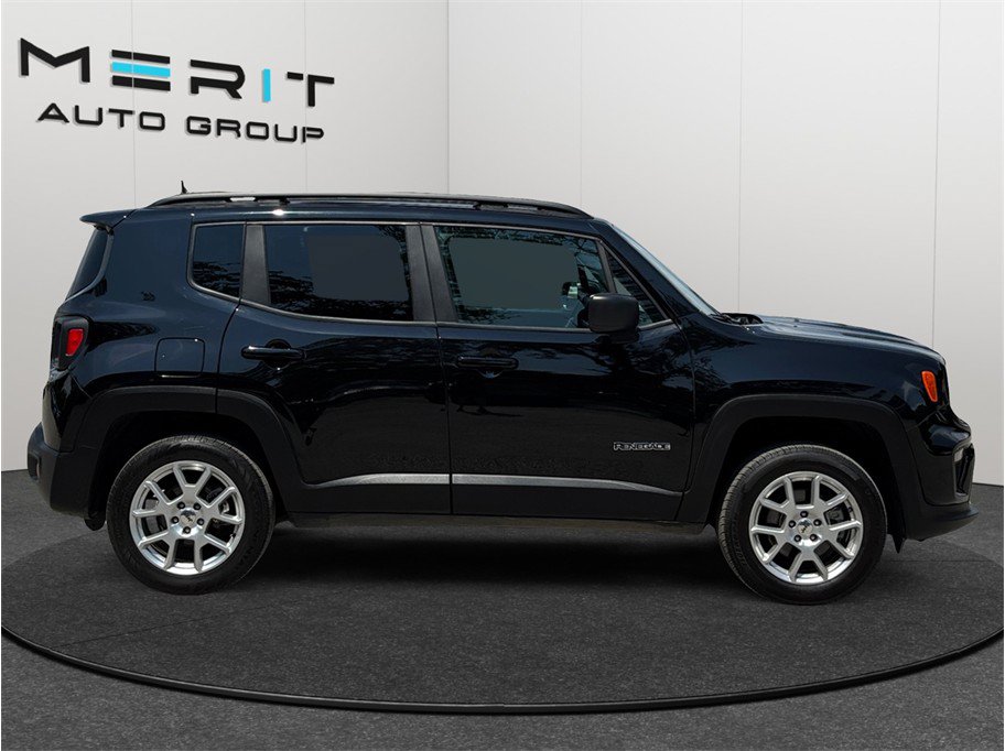 Used 2023 Jeep Renegade Latitude AWD/4WD image 10