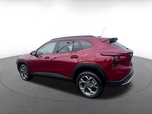 Used 2025 Chevrolet Trax LT image 10