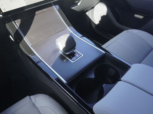 New 2026 Land Rover Range Rover Velar Dynamic SE AWD/4WD image 14