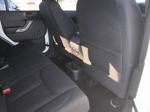 Used 2015 Jeep Wrangler Unlimited Sport image 14