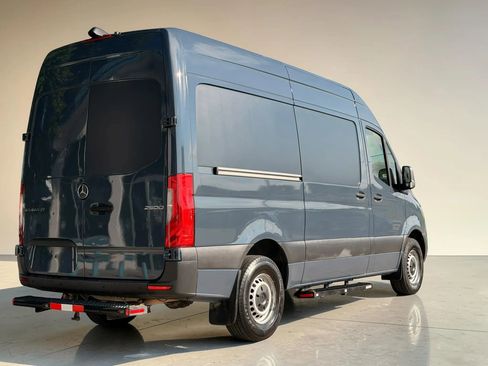 Used 2019 Mercedes-Benz Sprinter 144 image 3