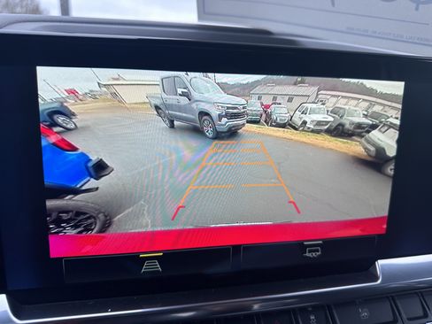 Used 2023 Chevrolet Silverado 1500 LT image 14