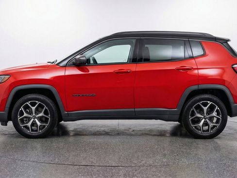 Used 2025 Jeep Compass Limited image 5