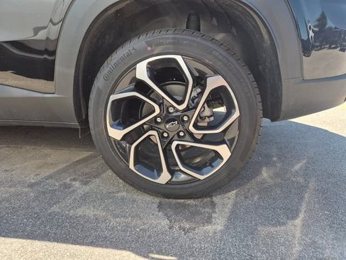 Used 2025 Chevrolet Trax RS w/ Driver Confidence Package FWD image 7