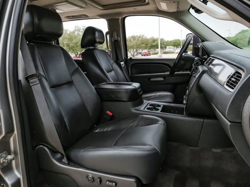 Used 2013 Chevrolet Silverado 2500 LTZ w/ LTZ Plus Package image 30