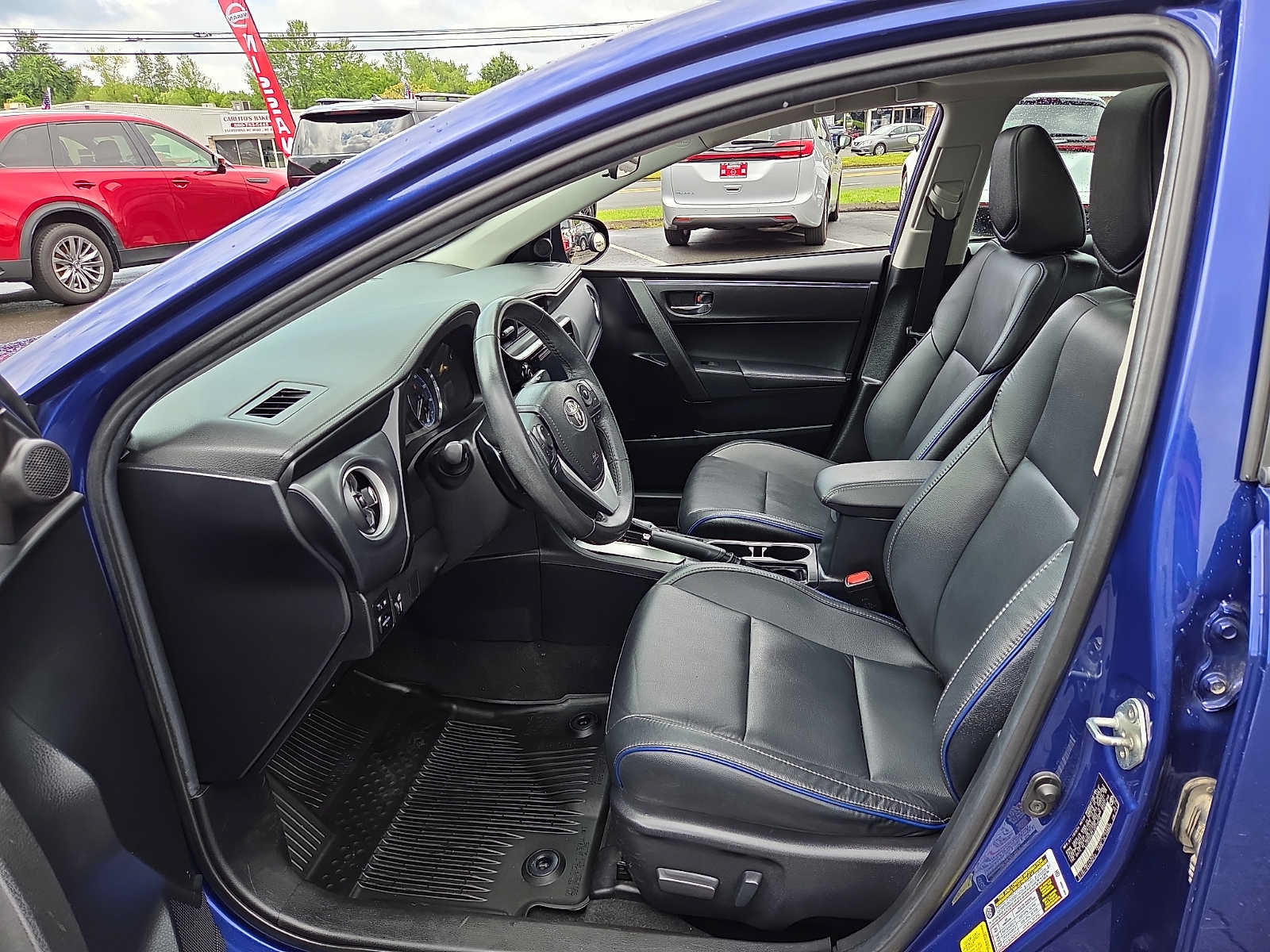 Used 2018 Toyota Corolla XSE FWD image 14
