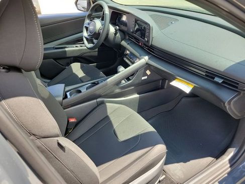 New 2026 Hyundai Elantra SEL Sport FWD image 21