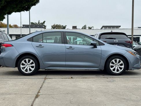 Used 2025 Toyota Corolla LE FWD image 4
