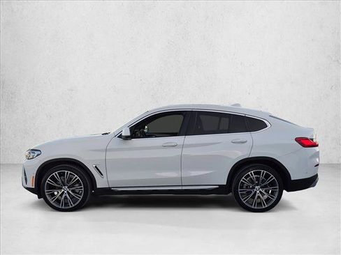 Used 2024 BMW X4 xDrive30i w/ Parking Assistance Package AWD/4WD image 9