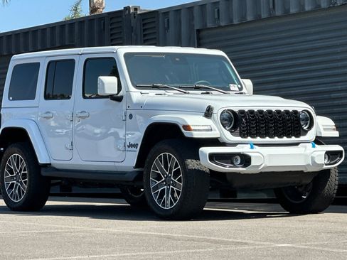 Used 2024 Jeep Wrangler High Altitude AWD/4WD image 10