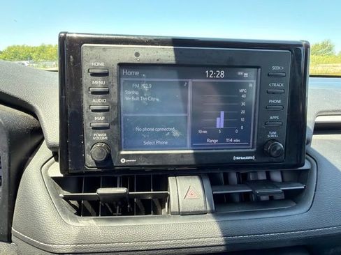 Used 2021 Toyota RAV4 XLE w/ Convenience Package FWD image 11