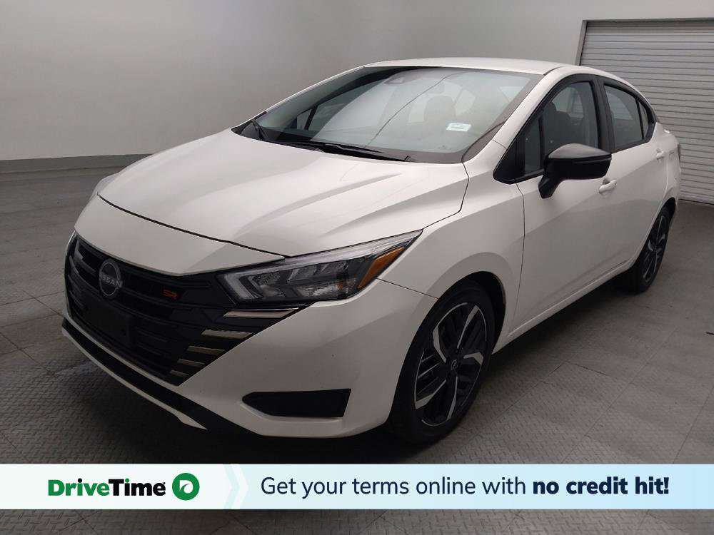 Used 2025 Nissan Versa SR FWD image 1
