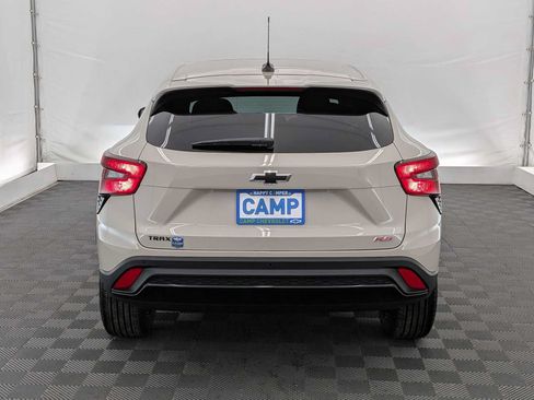New 2026 Chevrolet Trax RS w/ Sunroof Package FWD image 5