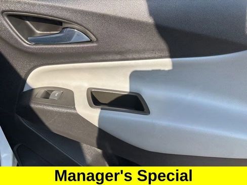 Used 2022 Chevrolet Equinox LS w/ LS Convenience Package image 36