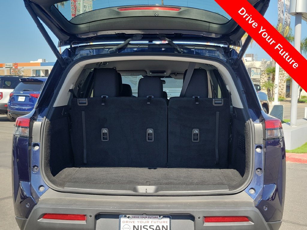 Used 2025 Nissan Pathfinder SV FWD image 24