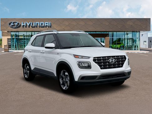 Used 2026 Hyundai Venue SEL FWD image 13