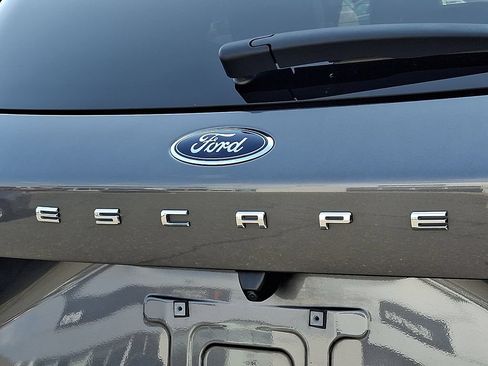 Used 2023 Ford Escape ST-Line AWD/4WD image 31
