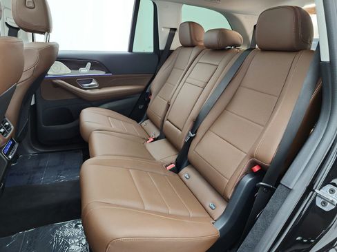 Certified 2026 Mercedes-Benz GLS 450 4MATIC image 15