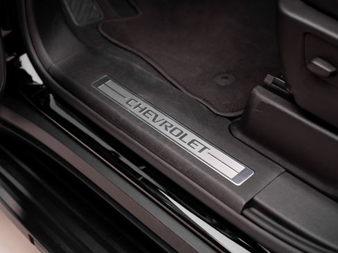 Used 2024 Chevrolet Suburban RST w/ Luxury Package image 51