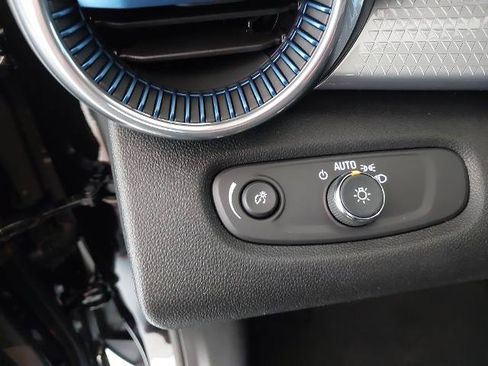 New 2026 Chevrolet Trax LT w/ Driver Confidence Package FWD image 24