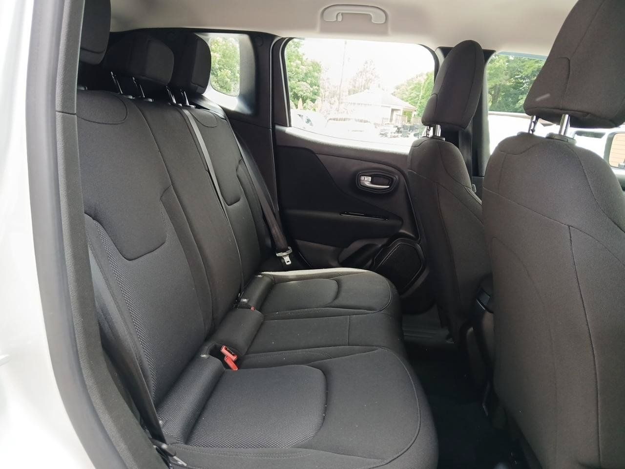 Used 2021 Jeep Renegade Sport FWD image 13