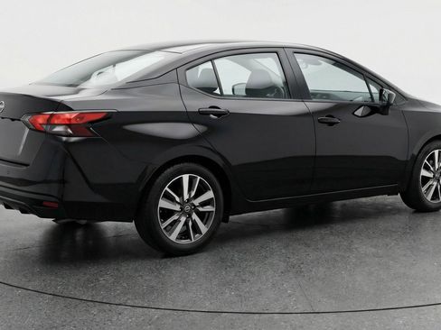 Used 2025 Nissan Versa SV FWD image 9