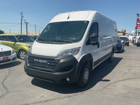 Used 2024 RAM ProMaster 3500 w/ Convenience Group FWD image 2