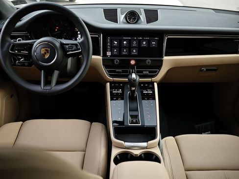 New 2026 Porsche Macan image 24