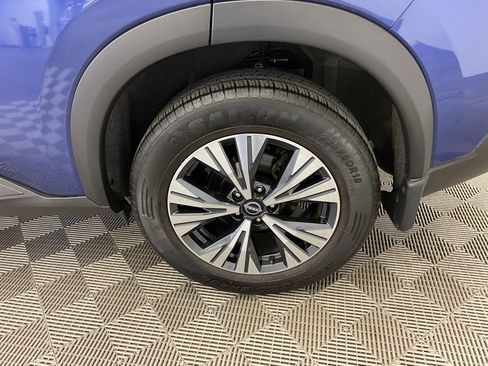 Used 2023 Nissan Rogue SV image 10