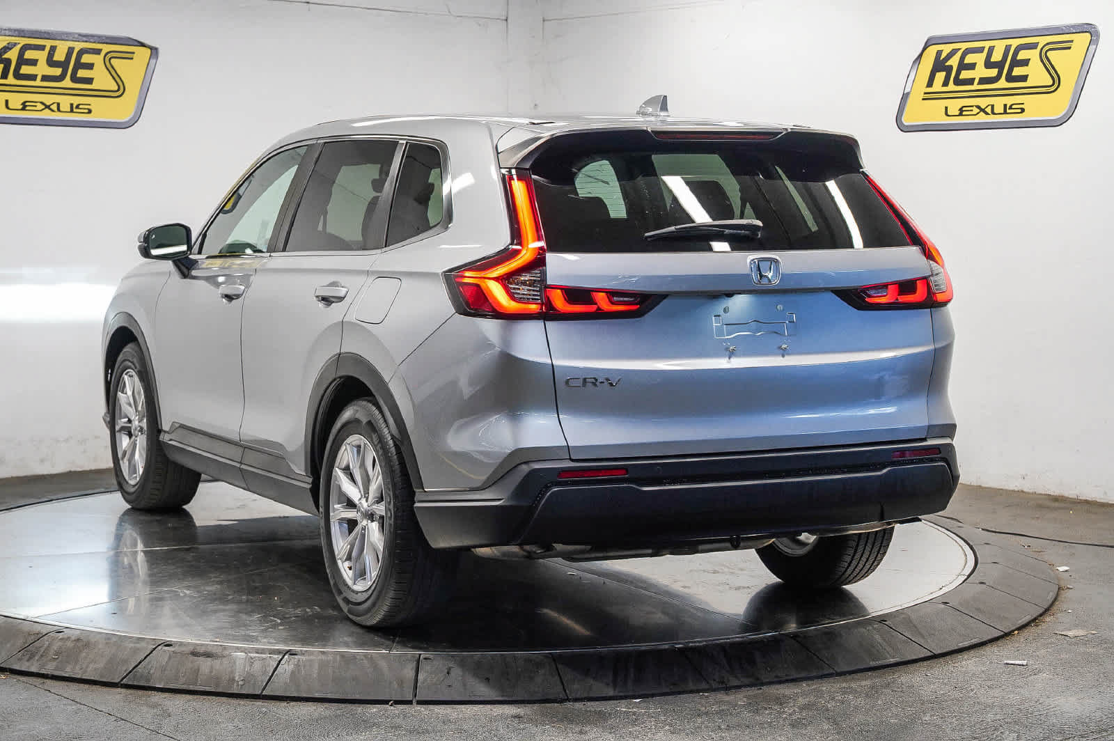 Used 2023 Honda CR-V EX-L image 2
