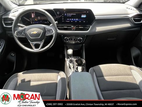 Certified 2024 Chevrolet TrailBlazer LT w/ Convenience Package FWD image 12