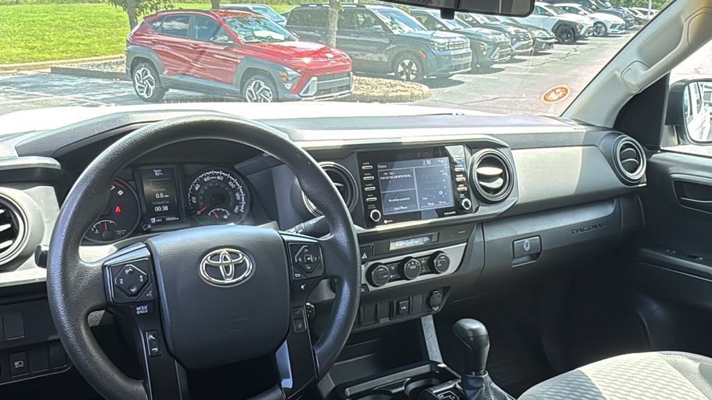Used 2022 Toyota Tacoma SR AWD/4WD image 10