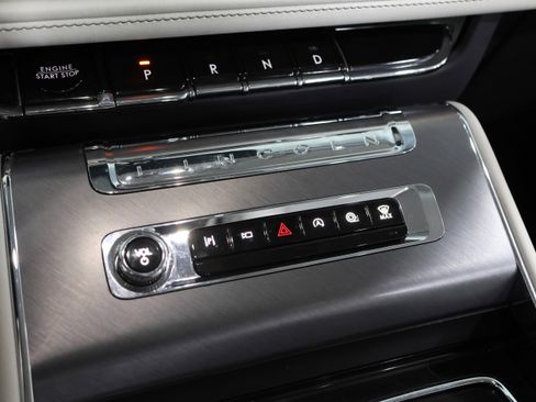 Used 2025 Lincoln Aviator AWD w/ Jet Appearance Package image 27