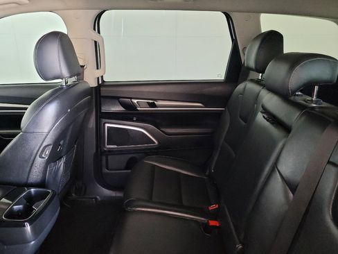 Used 2021 Kia Telluride LX FWD image 18