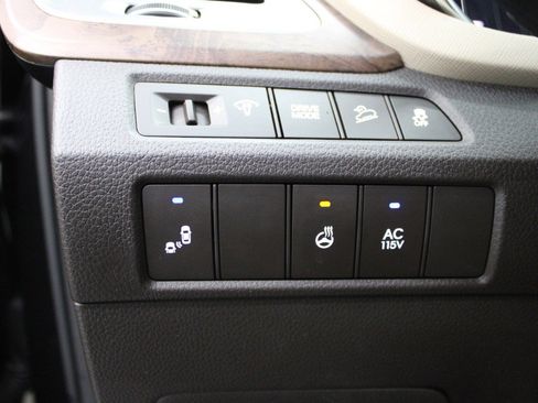 Used 2018 Hyundai Santa Fe Limited FWD image 23
