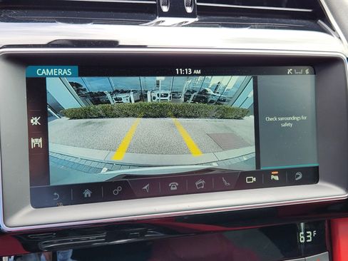 Used 2020 Jaguar F-PACE SVR image 24