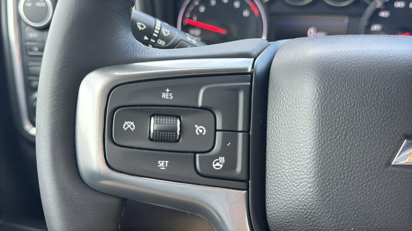 Used 2022 Chevrolet Silverado 1500 LT AWD/4WD image 11