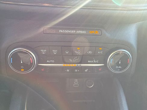 Used 2025 Ford Escape ST-Line Select AWD/4WD image 29