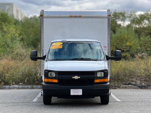 Used 2013 Chevrolet Express 3500 Extended image 3
