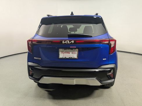 Used 2024 Kia Seltos S AWD/4WD image 6